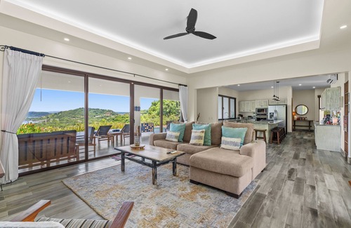 Playa Hermosa House | Oceanview Retreat: 3 Bedrooms with Huge Pool & Spa