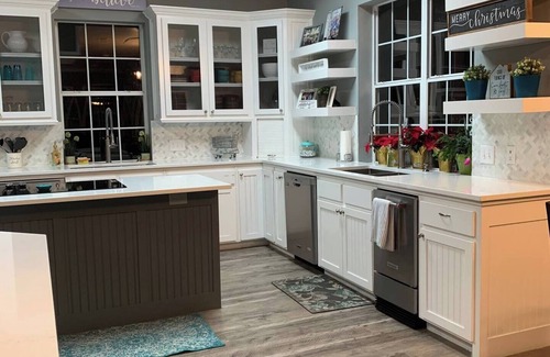 Cedar Creek Reservoir House | Inviting Lakefront Retreat with Beach Vibes on Cedar Creek