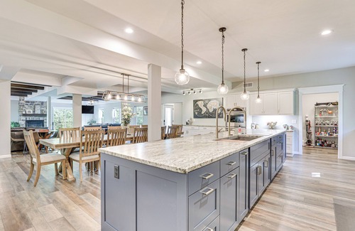 Wisconsin Dells Villa | Inviting Wisconsin Dells Home with Deck & Fire Pit Amenities