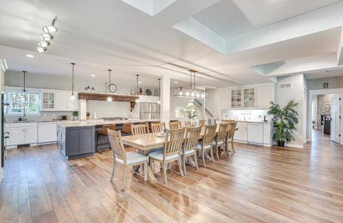 Lake Delton Villa | Inviting Wisconsin Dells Home with Deck and Ocean Views