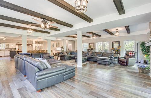 Lake Delton Villa | Inviting Wisconsin Dells Home with Deck and Ocean Views