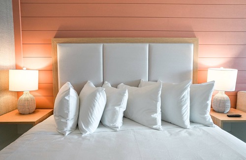 North Beach Haven Hotel | Oceanfront Escape at Spray Beach Hotel with Pool & Dining
