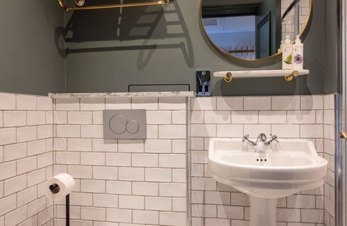 Wandsworth Hotel | Exceptional Stay at Spread Eagle: Family-Friendly Amenities