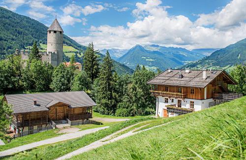 Campo di Trens Apartment | Exceptional Stay at Sprechenstein with Breakfast Included