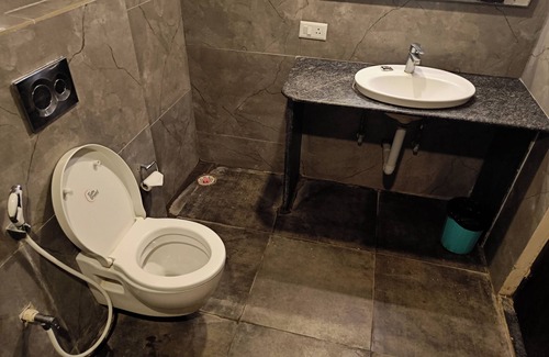 Tuni Hotel | Discover Spree One Resort and Convention in Annavaram