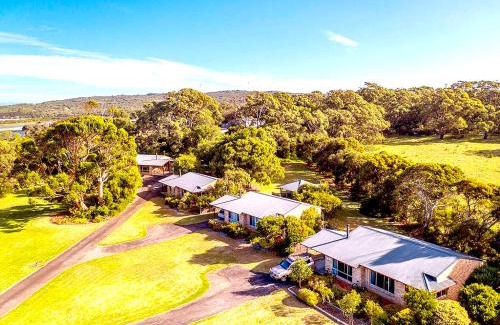 Ocean Beach Cabin | Cozy Spring Bay Villas: Pet Friendly Retreat in Denmark, WA