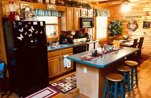 Spencer Cabin | Spring Break Escape: 2B/2.5B Cabin by Fall Creek Falls