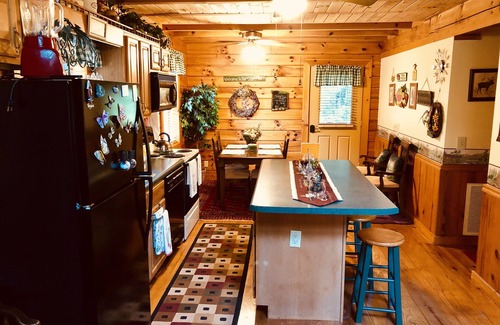 Spencer Cabin | Spring Break Escape: 2B/2.5B Cabin by Fall Creek Falls
