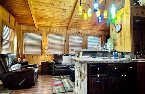 Cleveland Cabin | Discover Fun: Pools, Lake & Horses Near Helen!