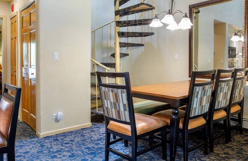 Highland Meadows Condo | Spring break isn't over! Come Sun-Wed, get 10% off. Must stay 3+ nights, valid March & April!