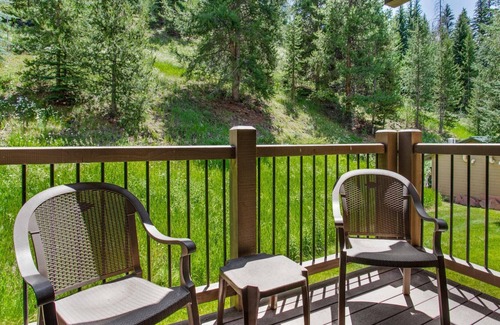 Highland Meadows Condo | Spring break isn't over! Come Sun-Wed, get 10% off. Must stay 3+ nights, valid March & April!