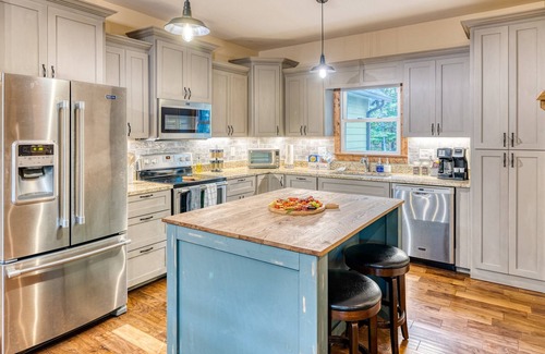 Foxfire Estates Cabin | Experience Mountain Retreat: Pool, Hot Tub & Theater Room