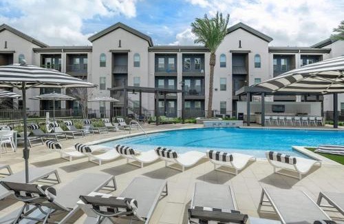 Spring Apartment | Spring Cathedral Lakes Pool Front Yard Fireplace King 1 116 sq ft