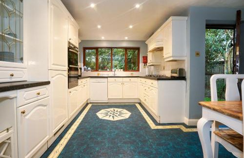 Colchester House | Experience Spring Close: 4-Star Stay with Perfect Ratings