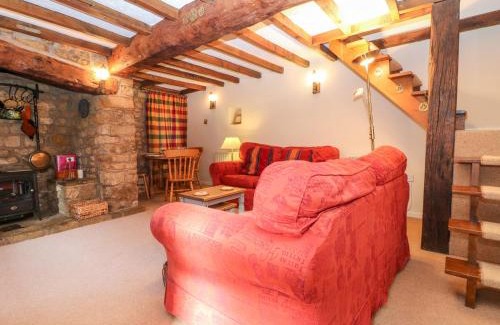 Wroxton House | Relaxing Spring Cottage: 5-Star Family-Friendly Retreat
