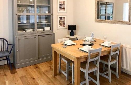 Parkgate House | Spring Cottage: Pet & Child Friendly, Rated 9.8 by Guests