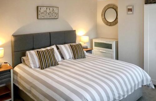 Parkgate House | Spring Cottage: Pet & Child Friendly, Rated 9.8 by Guests