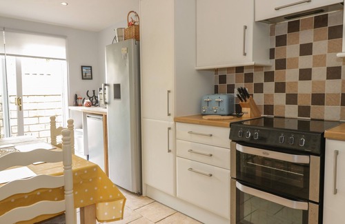 Whitsome House | Charming Spring Cottage: Pet-Friendly Retreat in Chirnside