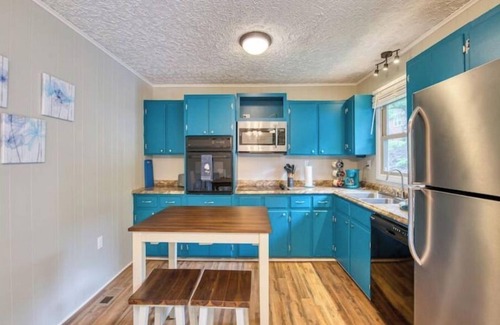 Waynesville House | Charming Country Retreat with Mountain Views & Creekside Access