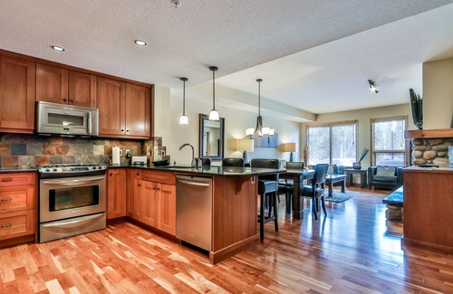 Canmore Condo | Spring Creek Vacations: Cozy 1 BR Condo with Pool & Spa