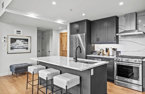 Canmore Condo | Spring Creek Vacations 2 BR Elevated Condo 411TM