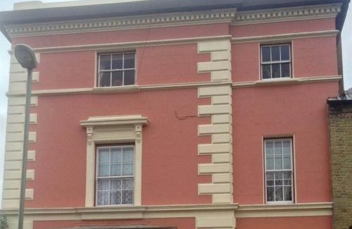 Gosport House | Cozy Spring Garden Guest House with Ocean View & Breakfast