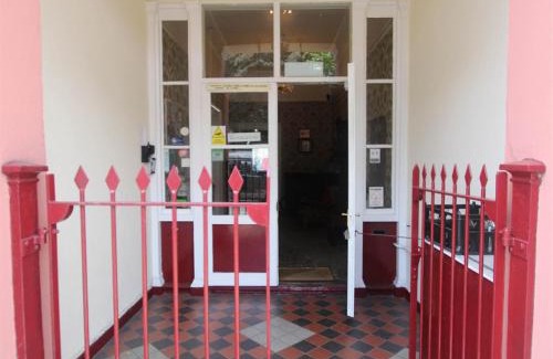 Gosport House | Cozy Spring Garden Guest House with Ocean View & Breakfast