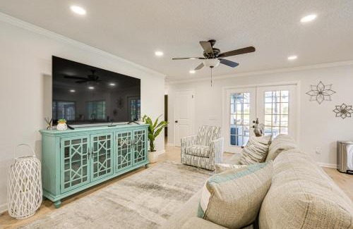 Spring Hill House | Inviting Spring Hill Home with Pool, BBQ Grill & Outdoor TV