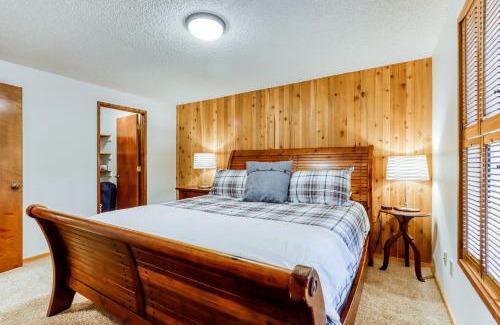 Black Butte Ranch House | Family-Friendly Spring Homesite #3 with Pool & Hot Tub