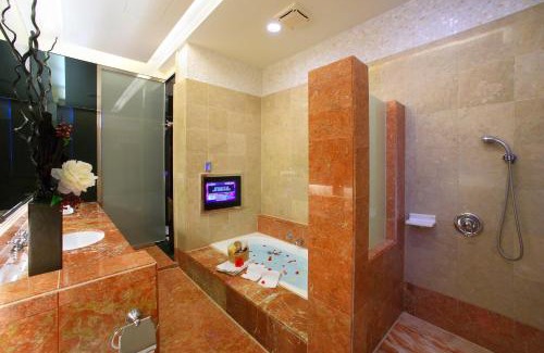 South District Hotel | Family-Friendly Spring Hotel with Great Guest Reviews