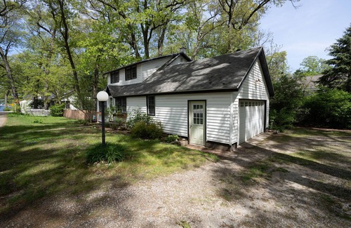 Spring Lake House | Spring Lake Cottage: Guest Rated 9.8 with Pool and Spa