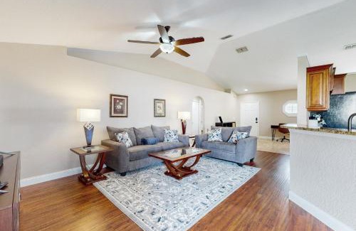 Spring Hill House | Relax at Spring Leisure: Pet and Child Friendly Retreat