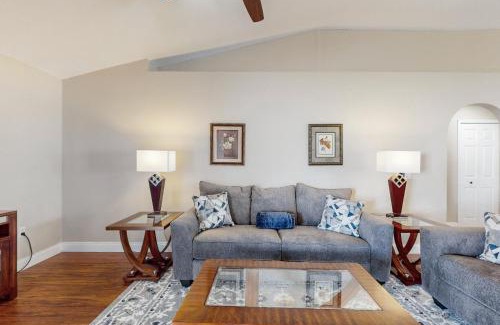 Spring Hill House | Relax at Spring Leisure: Pet and Child Friendly Retreat