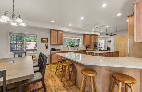 McCall House | Relax at Spring Mountain Manor: Hot Tub & Great Gathering Space