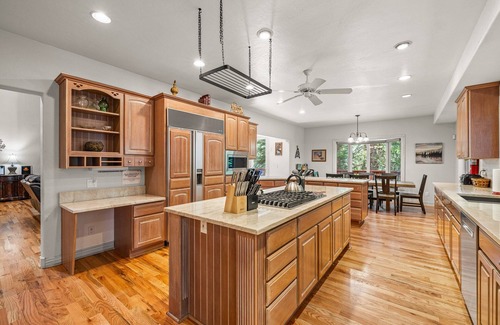 McCall House | Relax at Spring Mountain Manor: Hot Tub & Great Gathering Space