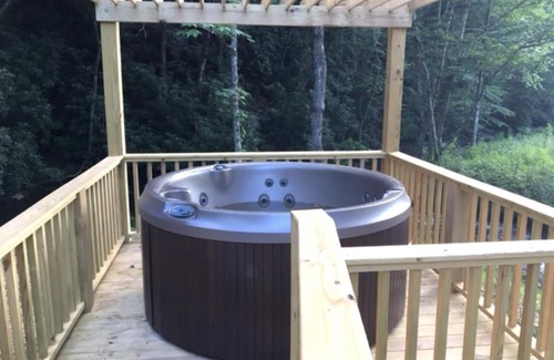 Topton Villa | Spring Ridge Yurt: Creekside Glamping with a Hot Tub