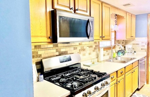 Hardy House | Unforgettable Spring River Getaway with Pool and Lake View