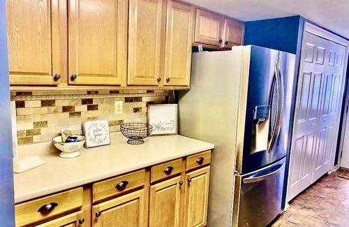 Hardy House | Unforgettable Spring River Getaway with Pool and Lake View