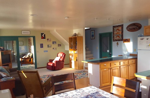 Kodiak House | Cozy Ocean-View Retreat with Pool & Spa - Book Now!