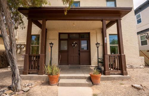 Iron Horse Historic District Apartment | Spring Serenity Chic 1BR Apt Walk to UofA
