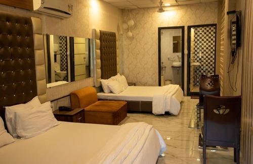 Mughal Sarai Hotel | Guest Rated Excellence at Spring Sky Mughalsarai Hotel