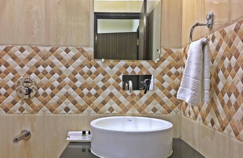 Mughal Sarai Hotel | Guest Rated Excellence at Spring Sky Mughalsarai Hotel