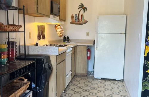 Grants Pass House | Spring Special- Tropical Vibes in the Pines