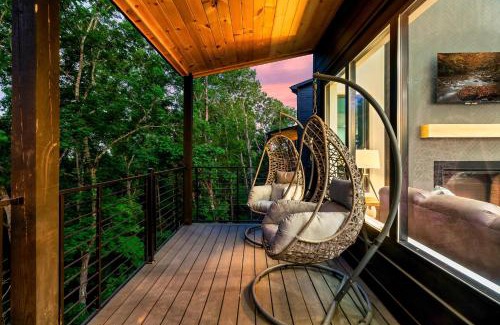 Sevierville House | Spring Splash Retreat - Pool Hot Tub & Games