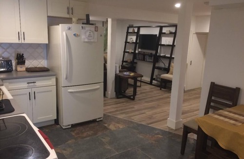 Mount Washington Apartment | Nature Retreat with Spa & Hot Tub near 15 Acre Trails
