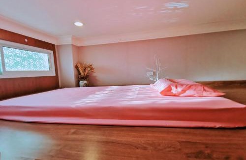 Chiang Mai Apartment | Oceanfront Loft Condo with Pool & Pet-Friendly Amenities