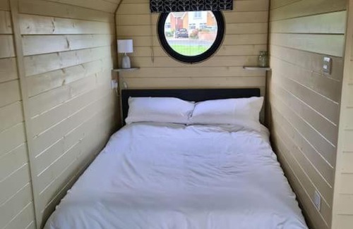 Isle of Thanet Ski Chalet | Oceanfront Spring Tide Cliff Top Glamping Pod with Views