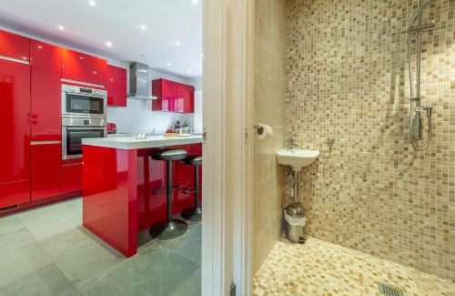 Porthtowan House | Spring Tide: Pet-Friendly Retreat with High Guest Satisfaction
