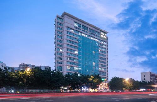 Tianhe Hotel | Budget-Friendly Spring Time Hotel with Hot Tub & Breakfast