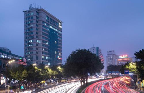 Tianhe Hotel | Budget-Friendly Spring Time Hotel with Hot Tub & Breakfast